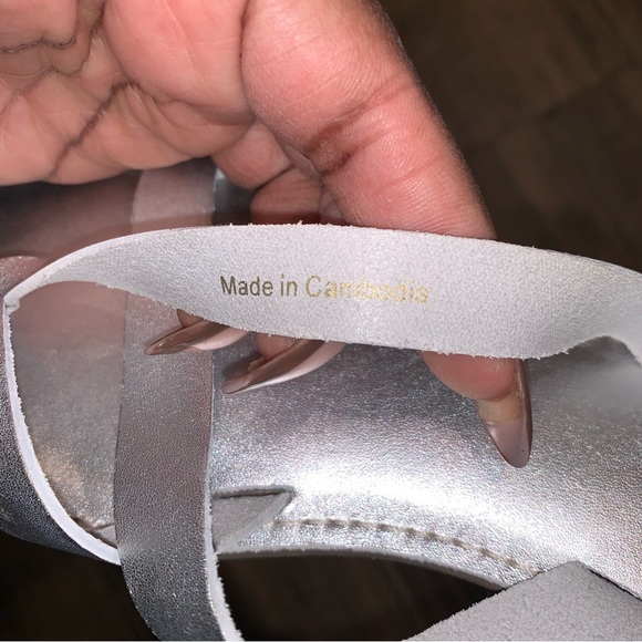 Madewell The Boardwalk Thong Sandal In Metallic Leather - Picture 11 of 11